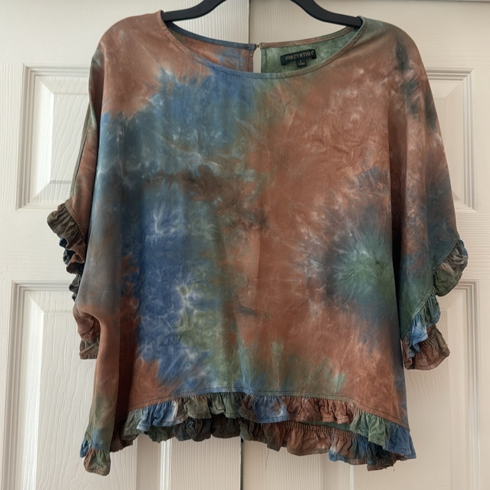 🌹BOGO of Lower Price🌹Boho Green, Blue and Brown Ruffled Crop Blouse, Size L.